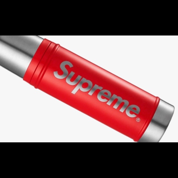 NWT Supreme Stanley Vacuum Insulated Bottle, 20 oz - Picture 3 of 12